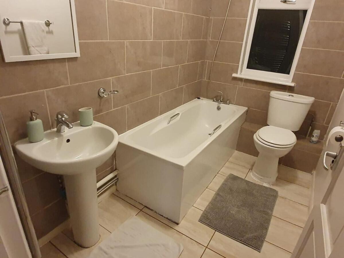 Sav Apartments Watford วัตฟอร์ด ห้อง รูปภาพ