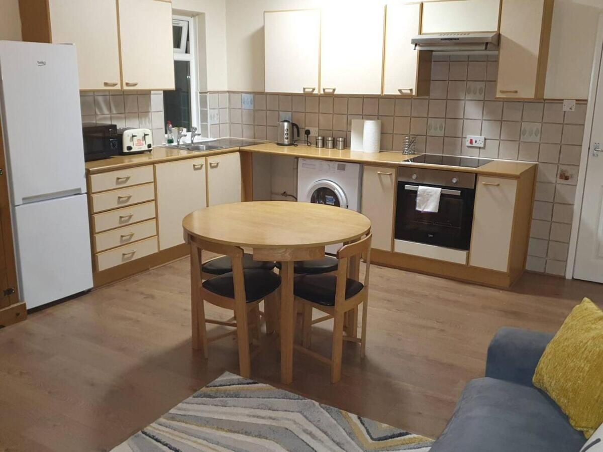 Sav Apartments Watford วัตฟอร์ด ห้อง รูปภาพ