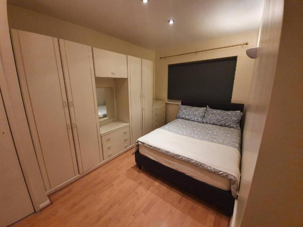 Sav Apartments Watford วัตฟอร์ด ภายนอก รูปภาพ